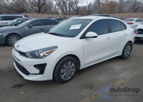 2021 Kia Rio S z USA, uszkodzony, nr VIN 3KPA24AD5ME400236